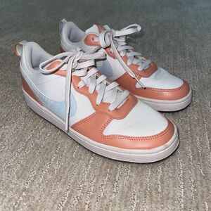 Nike Court Borough Low 2